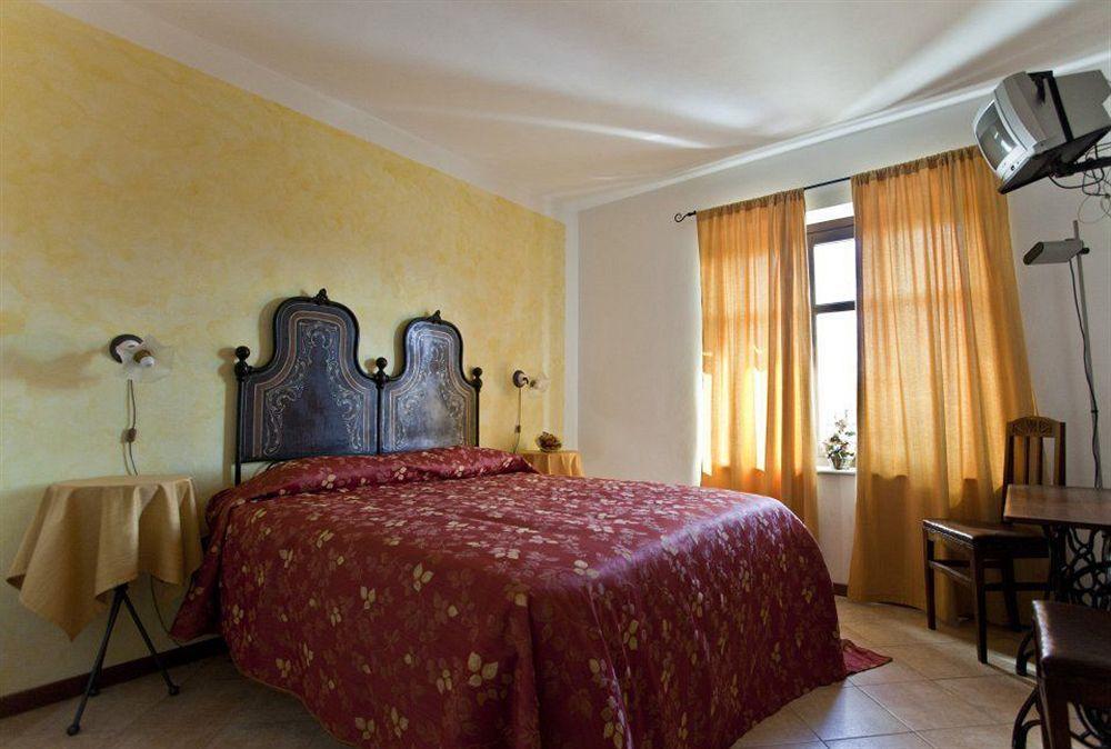 Bed and Breakfast I Grilli Кастаньоле-Ланце Экстерьер фото
