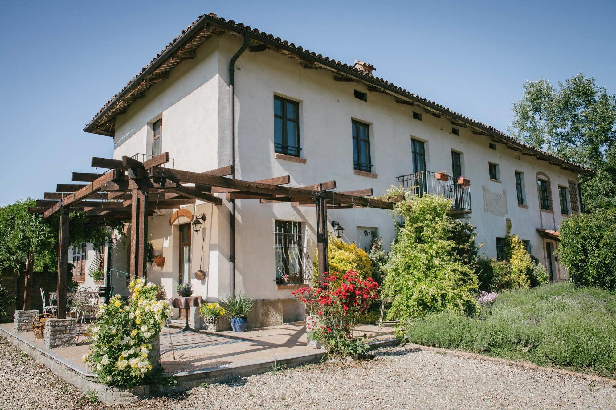 Bed and Breakfast I Grilli Кастаньоле-Ланце Экстерьер фото